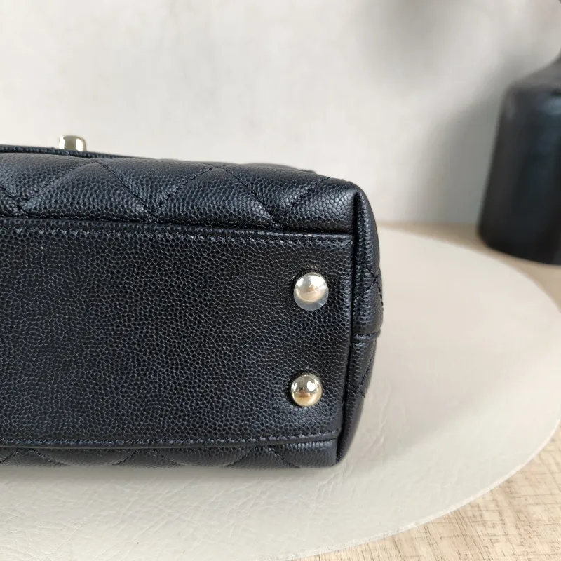 Chanel Top Handle Bag Coco Handle​Black Grained Calfskinmini19 × 9 × 13 cm — detail view 10 of 14