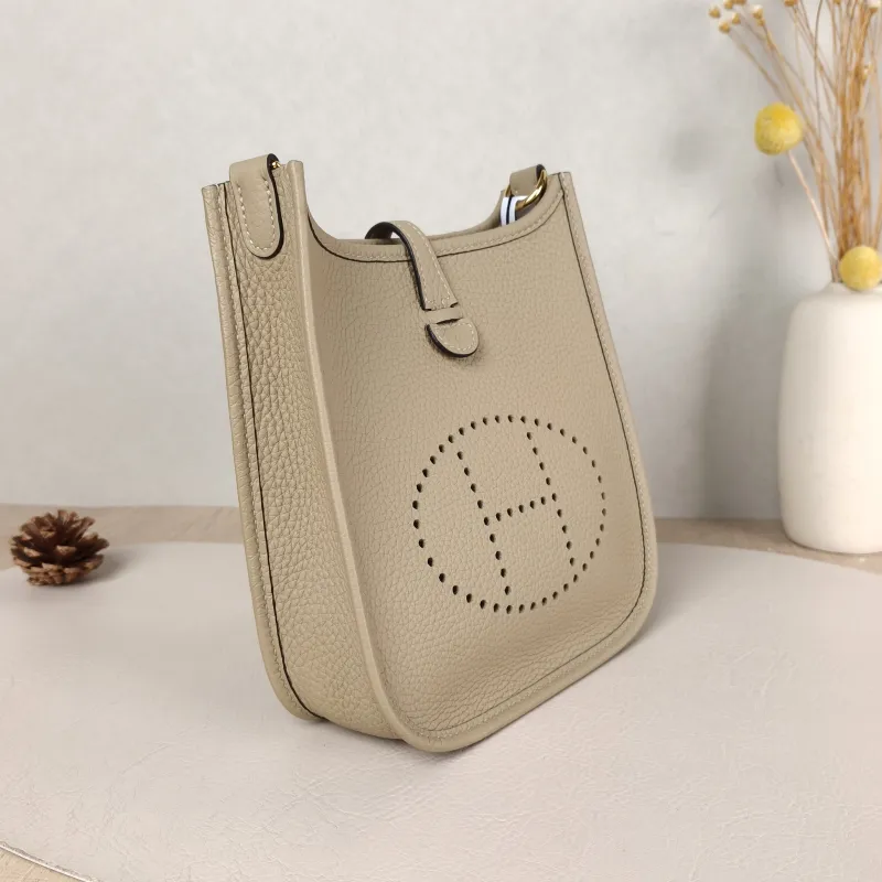 Hermès Crossbody Bag Evelyne Mini 16 Mini 16 S2 TC Calfskin Mini 17 × 5.5 × 18 cm K — cover view 5 of 6