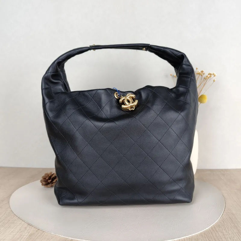 Chanel Crossbody Bag 26c hobo Black Calfskin Large 37 × 8 × 30 cm