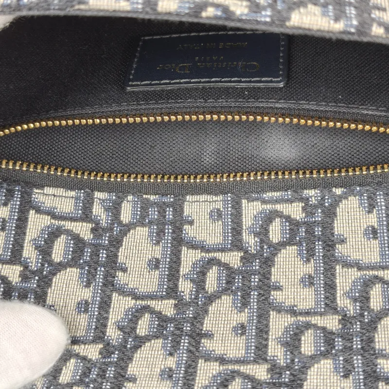 DIOR Crossbody Bag30Montaigne 30 Edition Canvas Medium24 × 8 × 17 cm — detail view 1 of 11