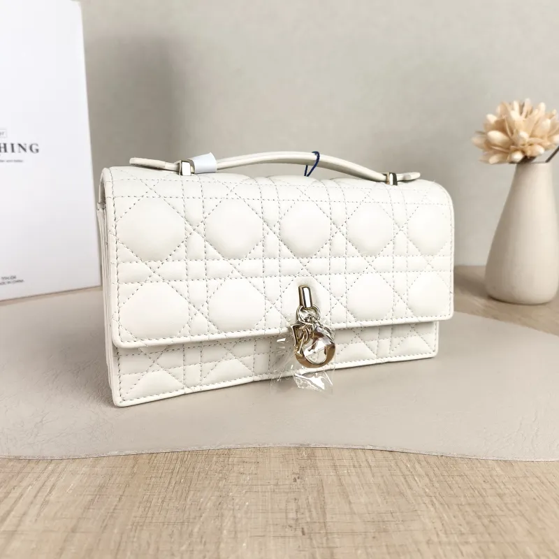 DIOR Shoulder Bag My Chain Bag White Lambskin mini21 × 4.5 × 11.5 cm — cover view 2 of 6