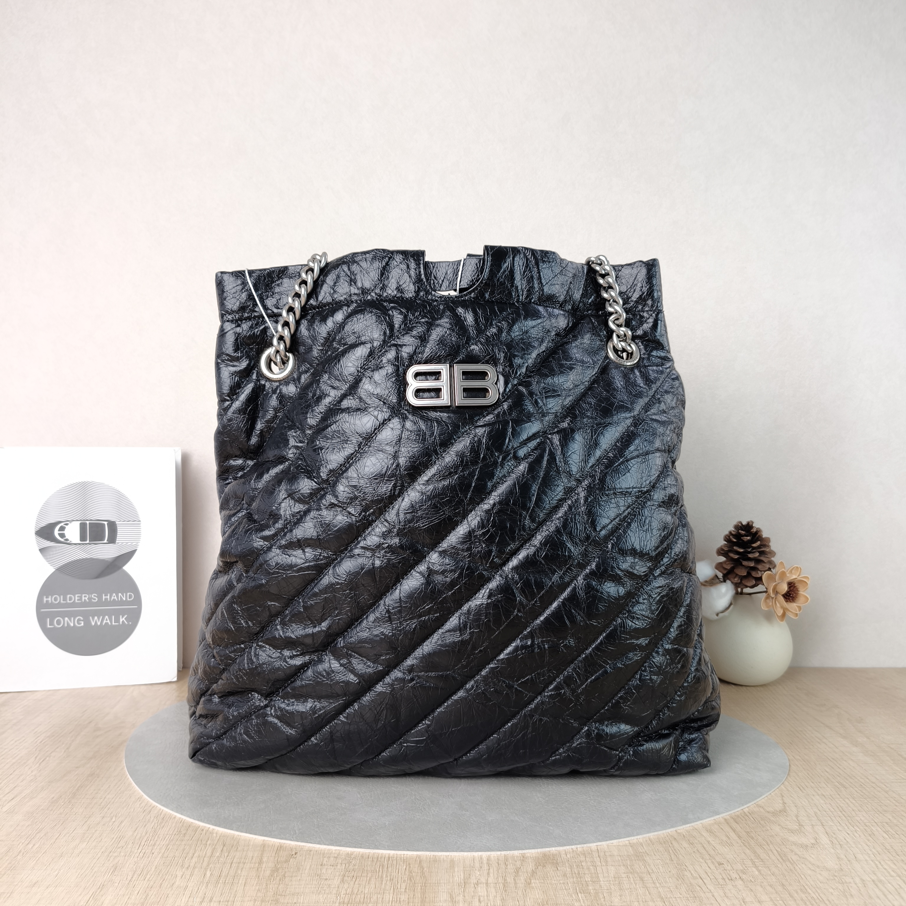 BALENCIAGA Crossbody Bag Crush Black Waxed Leather Large35 × 14 × 37 cm