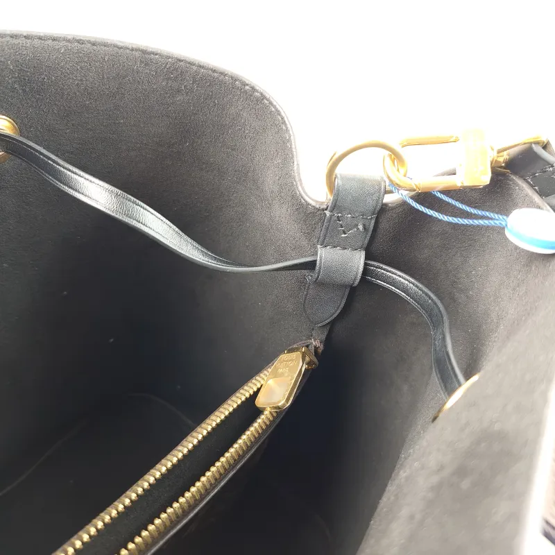 Louis Vuitton Shoulder Bag NÉONOÉ Bucket Bag Black PVC Medium 26 × 17.5 × 26 cm — detail view 9 of 11