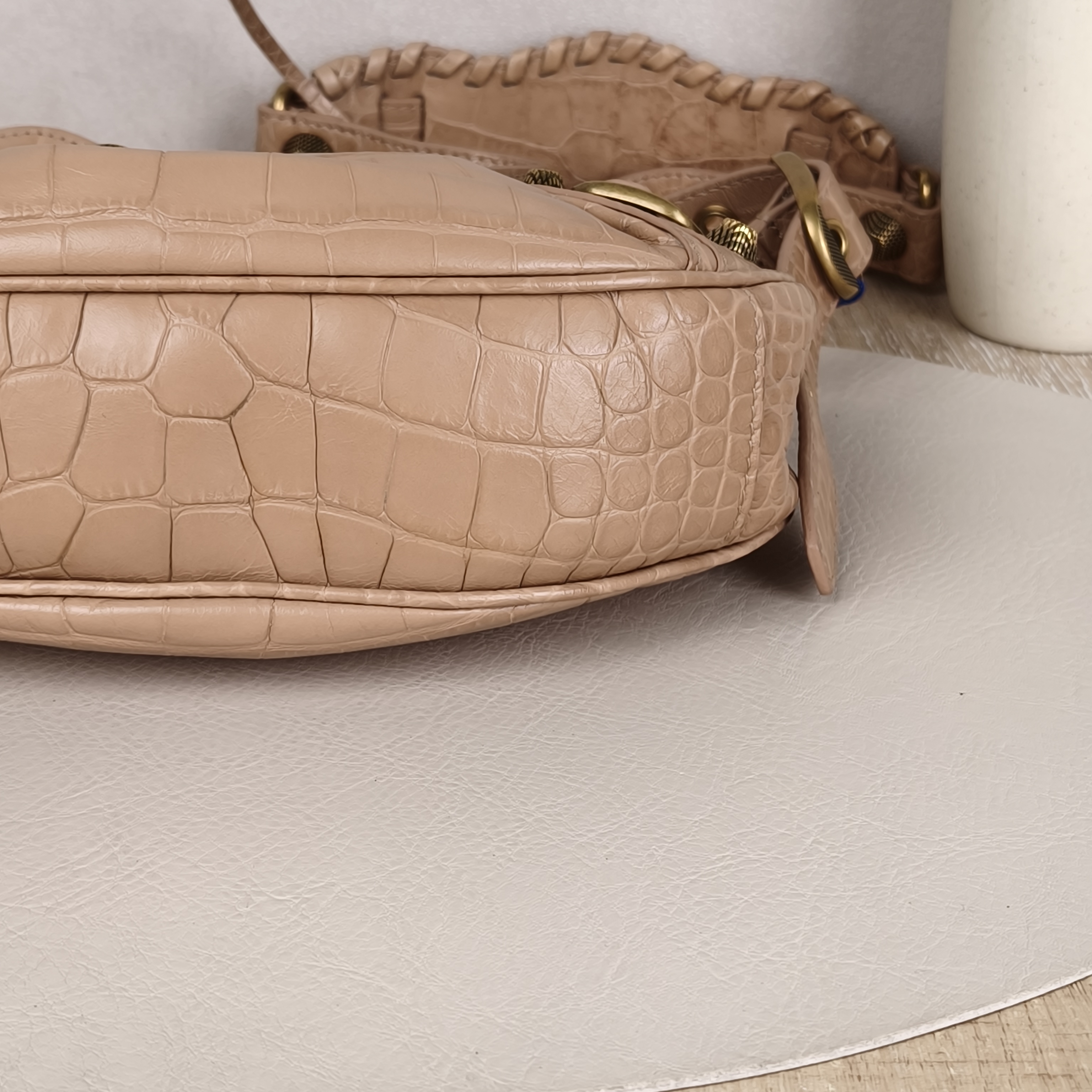 BALENCIAGA Crossbody Bag LE CAGOLE Taupe Calfskin XS26 × 7 × 16 cm — cover view 5 of 9