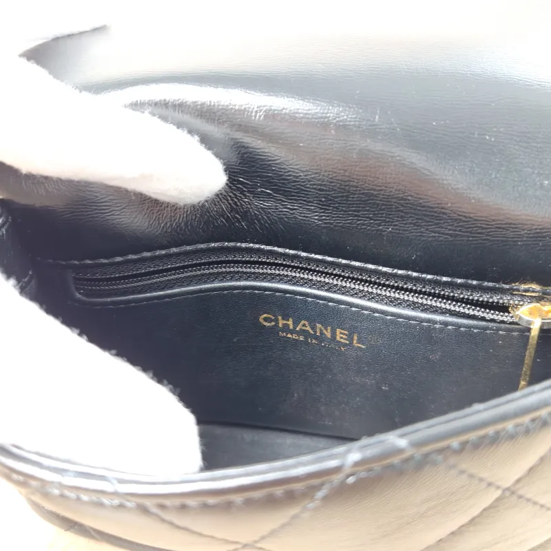 Chanel Crossbody Bag Black Lambskinmini19 × 8.5 × 14 cm — detail view 10 of 16