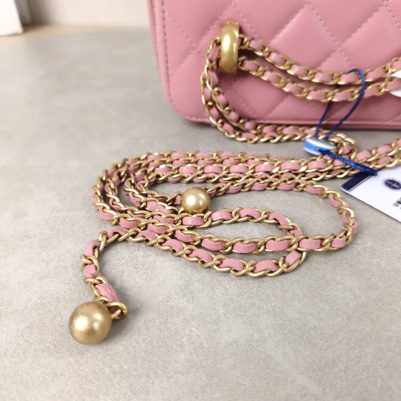 Chanel Crossbody Bag Pink Lambskin One Size17 × 8 × 9.5 cm — detail view 6 of 15
