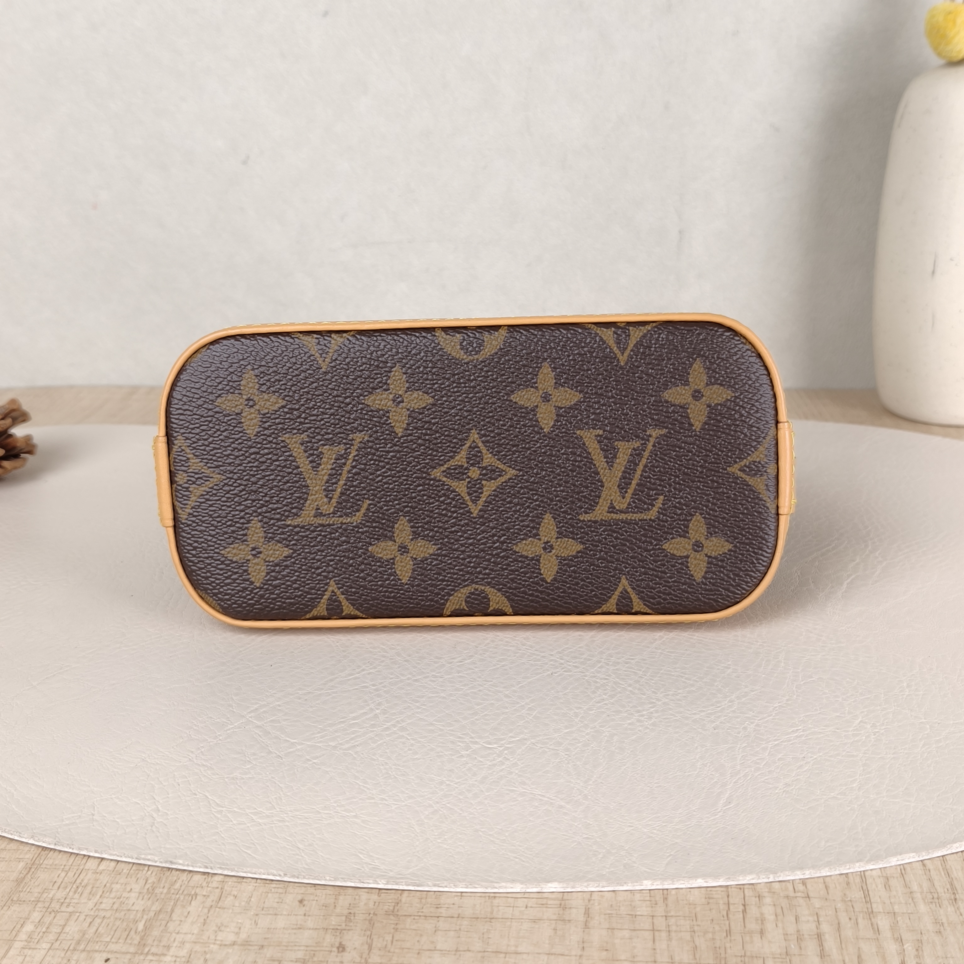 Louis Vuitton Crossbody Bag Alma Nano Monogram PV Cnano18 × 8 × 12 cm — cover view 5 of 5