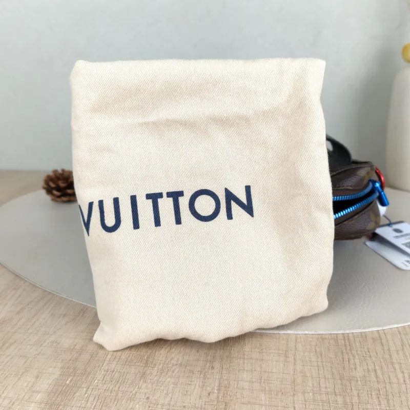 Louis Vuitton Belt Bag Shoulder Bag Monogram PVC One Size22 × 5 × 16 cm — detail view 11 of 12