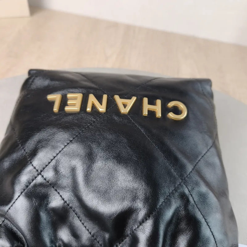 Chanel Shoulder Bag 22Bag Black CC alfskin Mini 20 × 6 × 19 cm — detail view 4 of 13