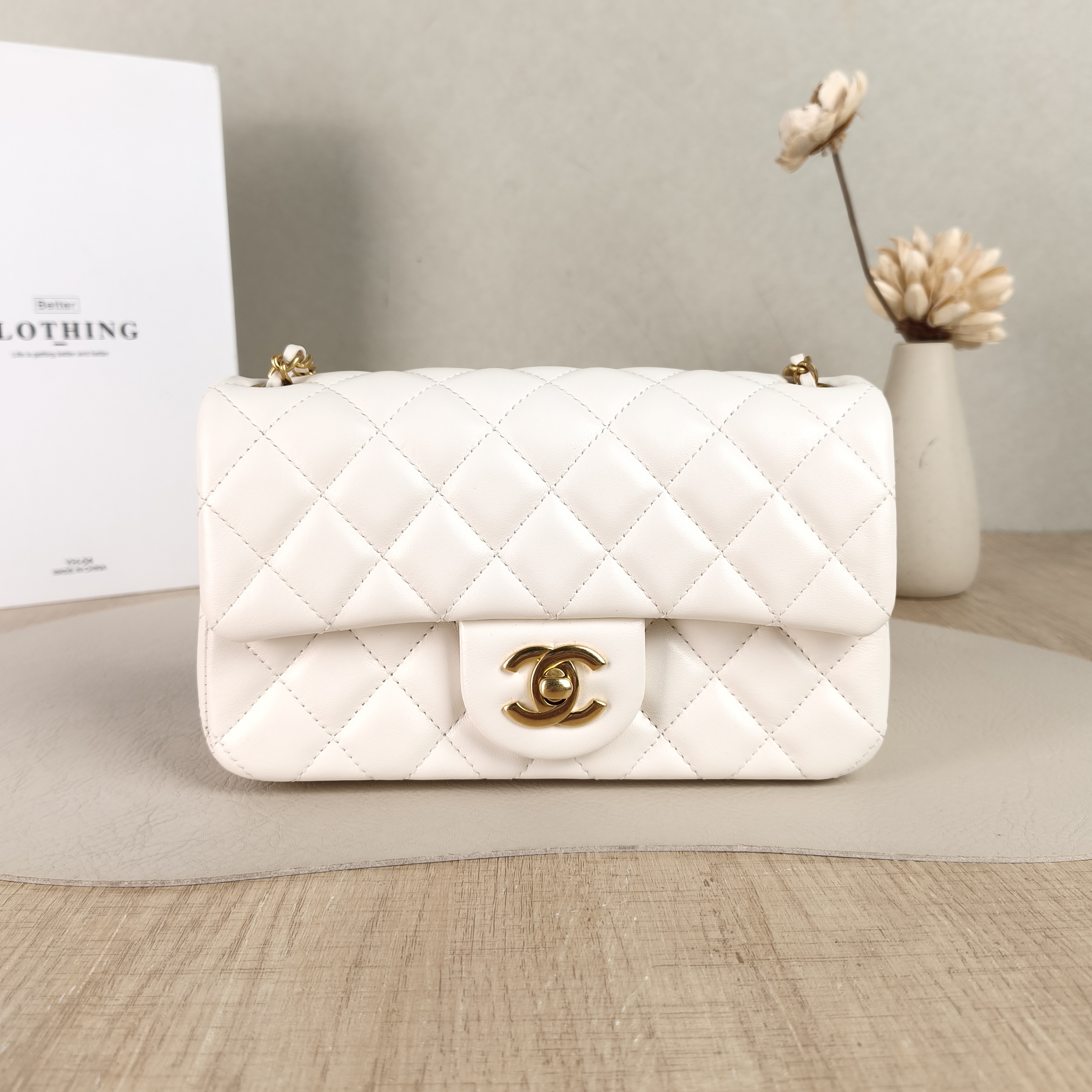 Chanel Crossbody Bag mini White Gold Lambskin mini20 × 6 × 12 cm