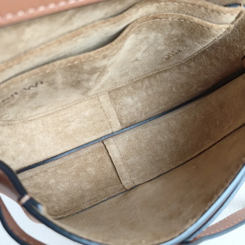 LOEWE Crossbody Bag Gate Dual Caramel Calfskin Mini 21 × 9.5 × 12.5 cm — detail view 4 of 12