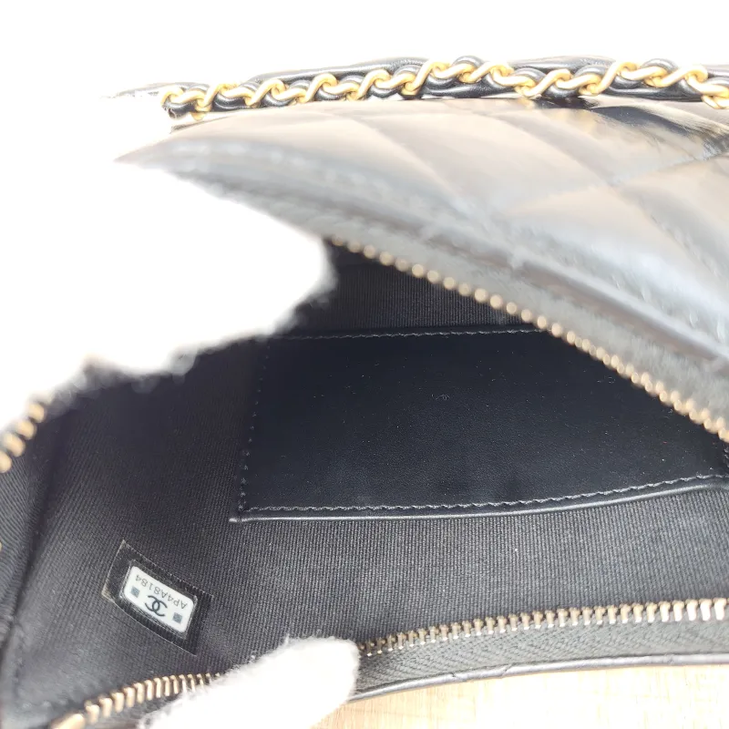 Chanel Shoulder Bag hobo 19 Black Lambskin Small 20 × 4.5 × 13 cm — detail view 4 of 11