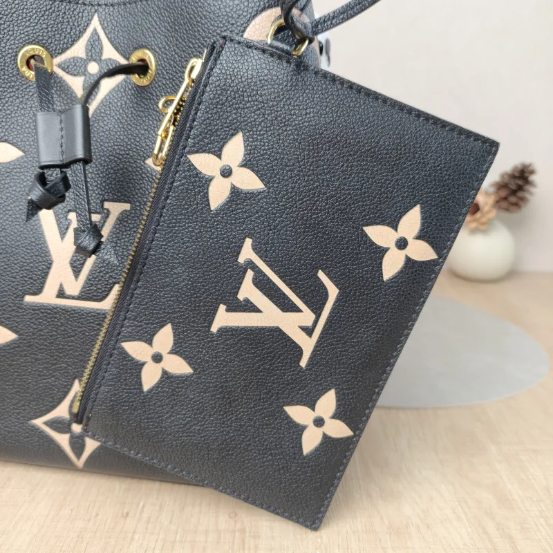 Louis Vuitton Shoulder Bag NÉONOÉ Bucket Bag Black · White Monogram Empreinte Embossed Calfskin Medium 26 × 17.5 × 26 cm — detail view 2 of 14