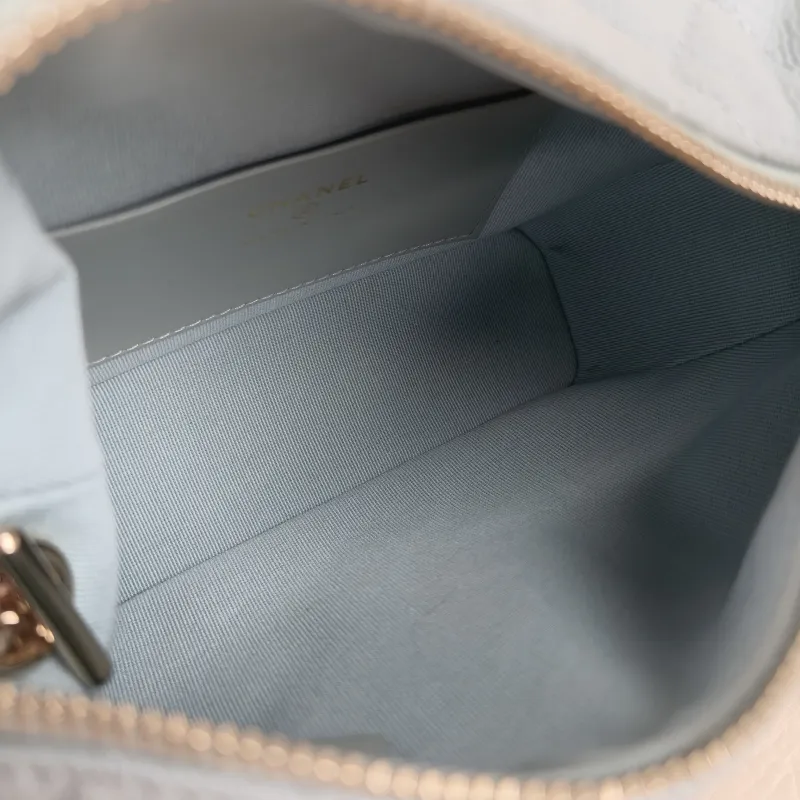Chanel Crossbody Bag Crossbody Bag Grey Grained Calfskin One Size 16 × 6 × 13 cm — detail view 2 of 12