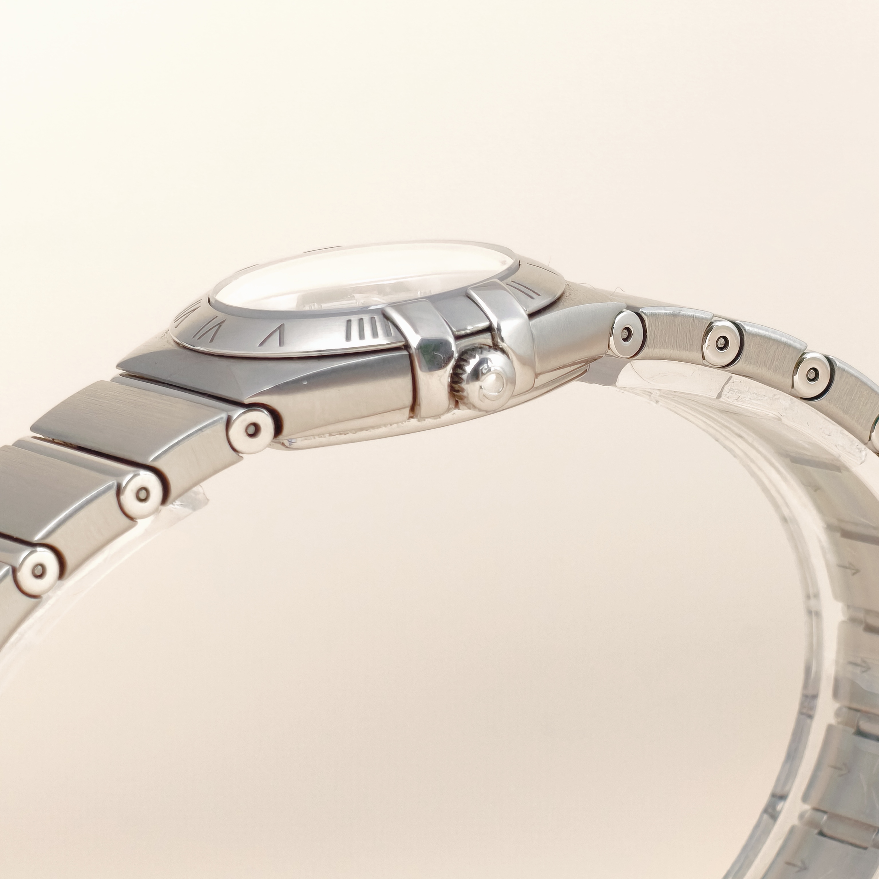 OMEGA Watch Collection Watch One Size24 โ cover view 5 of 10