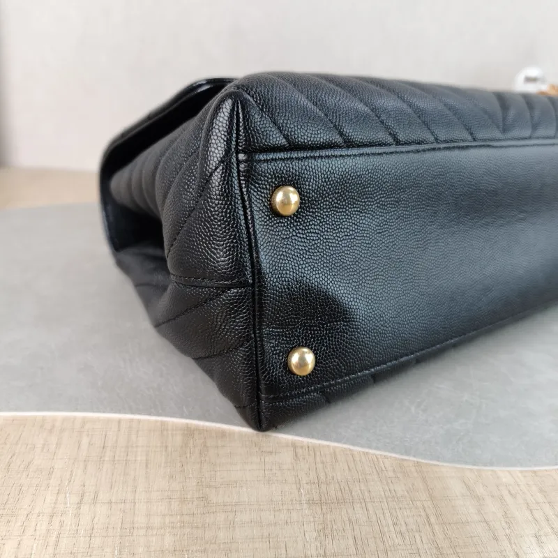 Chanel Top Handle Bag Coco Handle​ Black with Gold-Tone Hardware V Grained Calfskin Medium 29 × 12 × 18 cm 26 — detail view 6 of 15