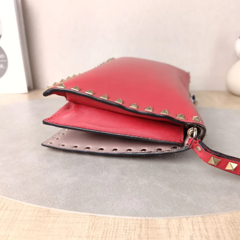 Valentino Clutch Clutch Red Lambskin One Size28 × 2 × 17 cm — detail view 11 of 14
