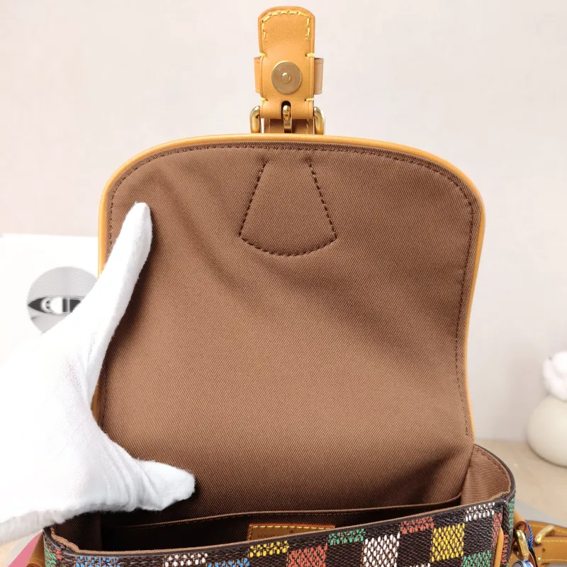 Louis Vuitton Crossbody Bag MONTSOURIS Messenger Bag Brown PVC Small 20 × 7 × 17 cm — detail view 9 of 13