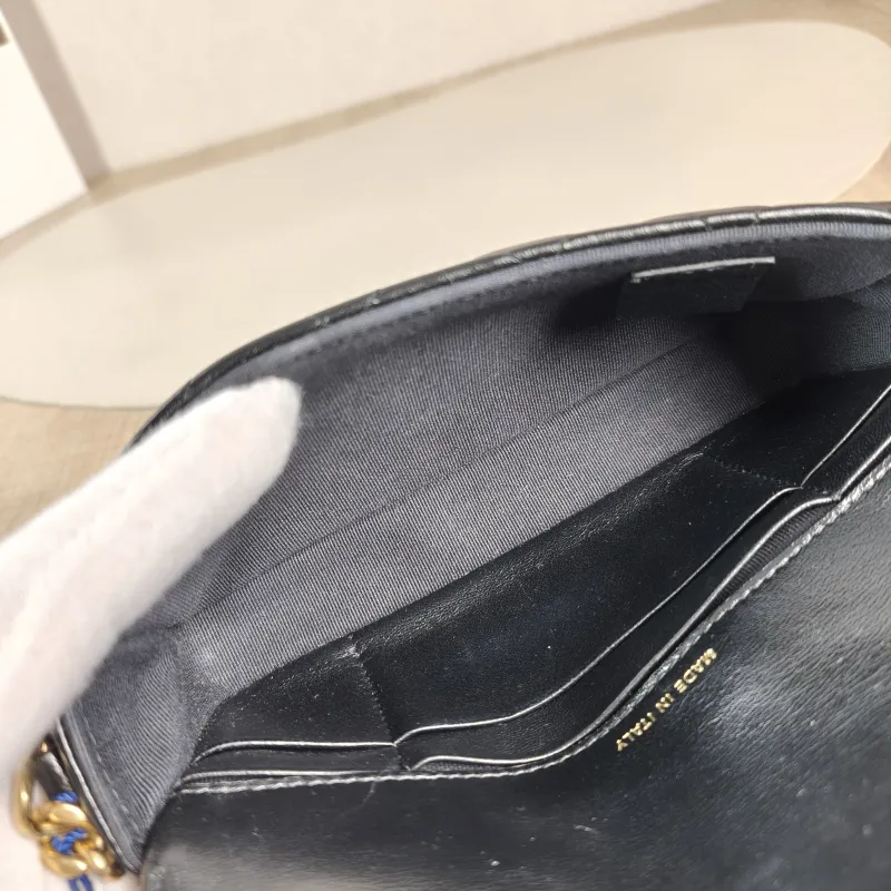 Chanel Crossbody Bag C logo Crossbody Bag Black with Gold-Tone Hardware Lambskin One Size 17 × 4 × 10 cm — detail view 6 of 11