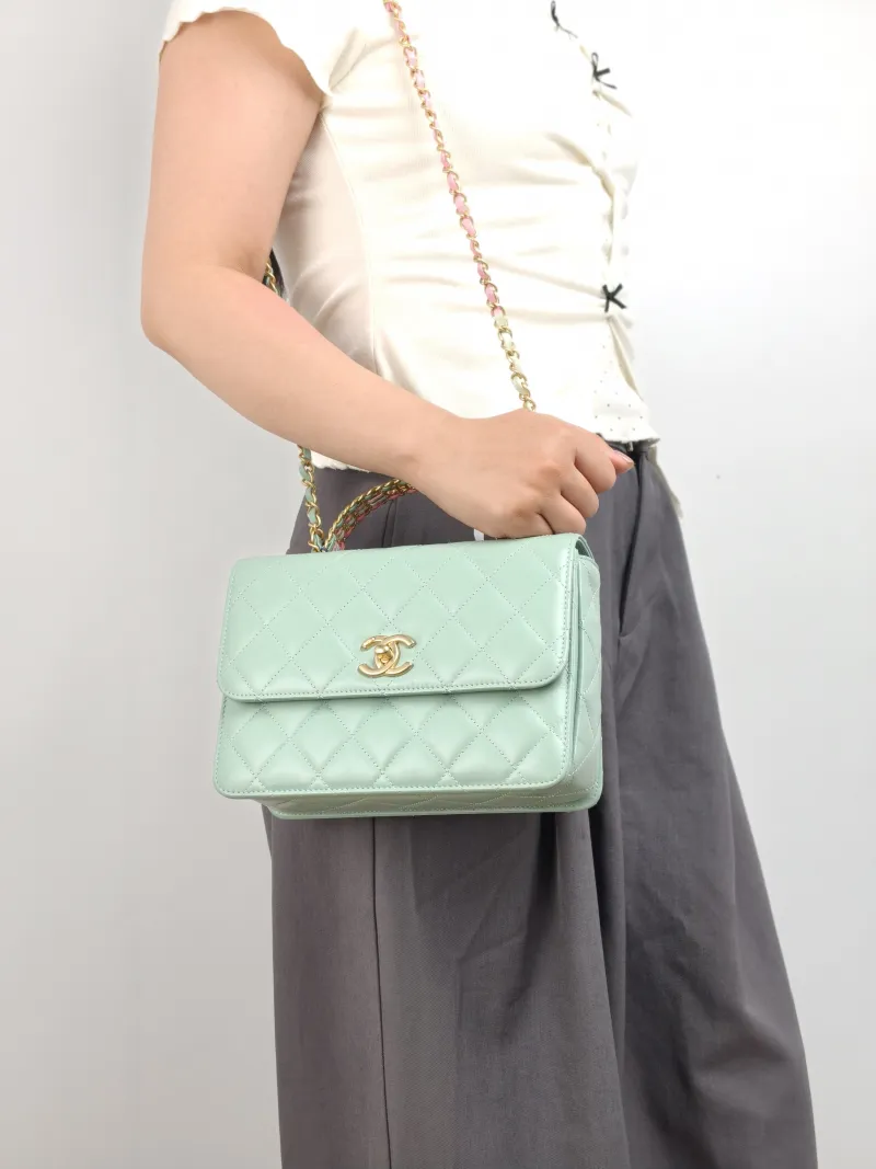 Chanel Crossbody Bag Green Calfskin One Size 22 × 7 × 16 cm — on-model view 1 of 3