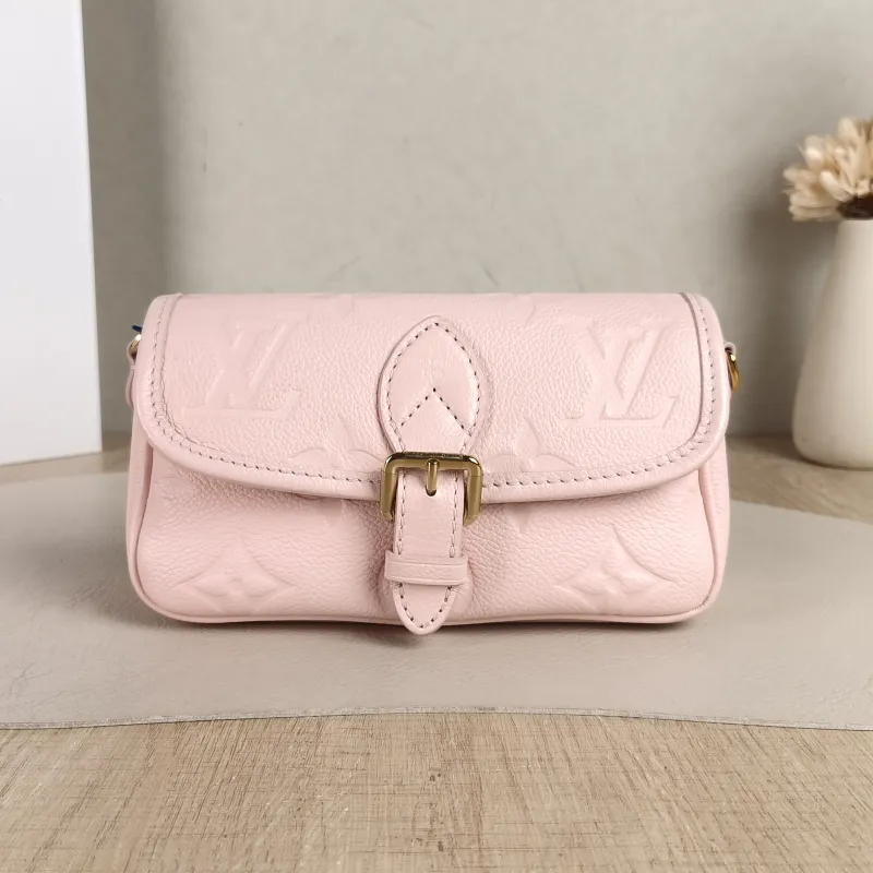 Louis Vuitton Crossbody Bag Diane Baguette Bag Empreinte Embossed Calfskinnano19 × 6 × 10.5 cm
