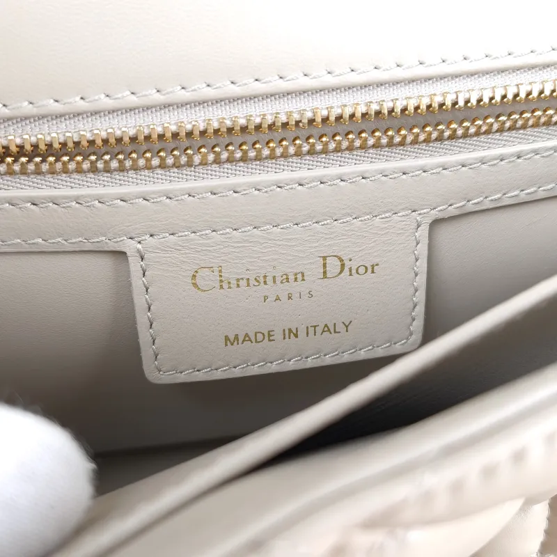 DIOR Crossbody Bag Caro Chain Bag Beige Calfskin Medium 25.5 × 9 × 15.5 cm — detail view 12 of 15