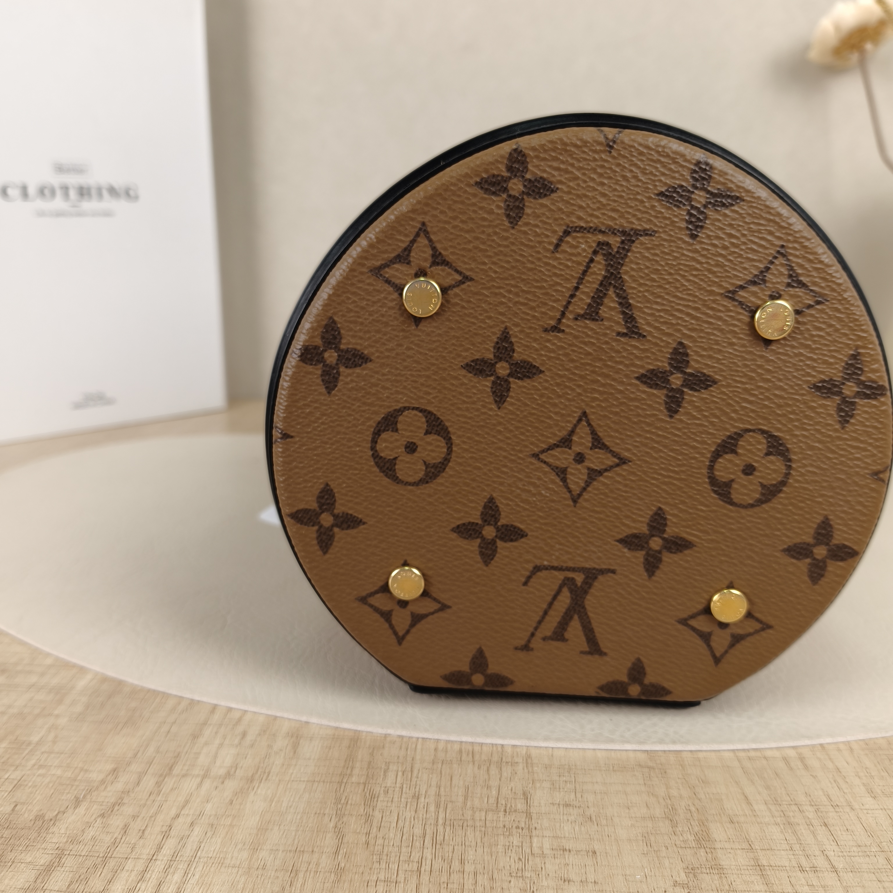 Louis Vuitton Bag — cover view 6 of 8