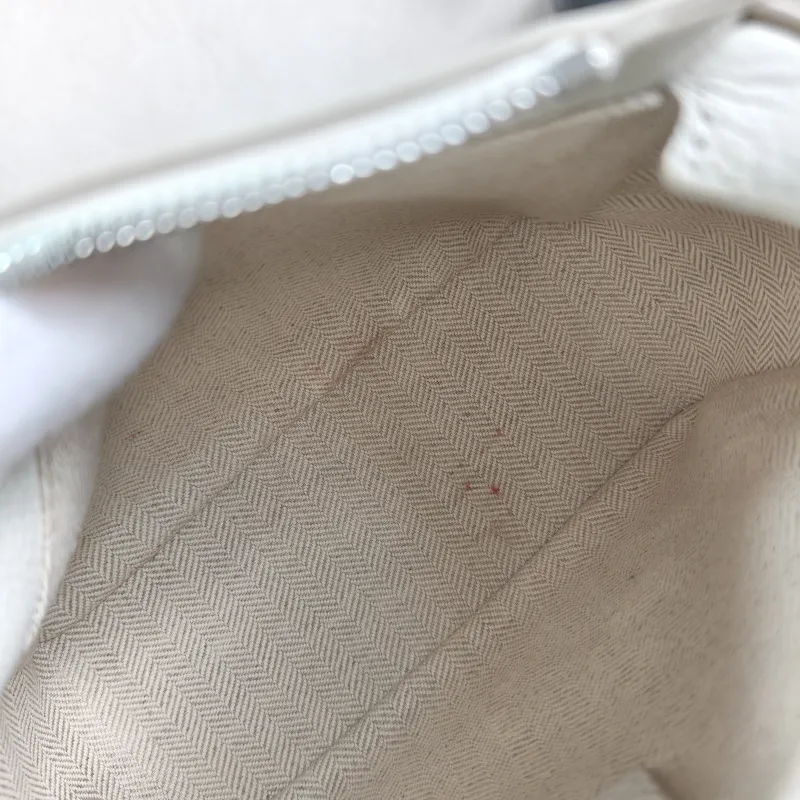 LOEWE Crossbody Bag Puzzle White CC alfskin Mini 18 × 8 × 12.5 cm — detail view 6 of 11