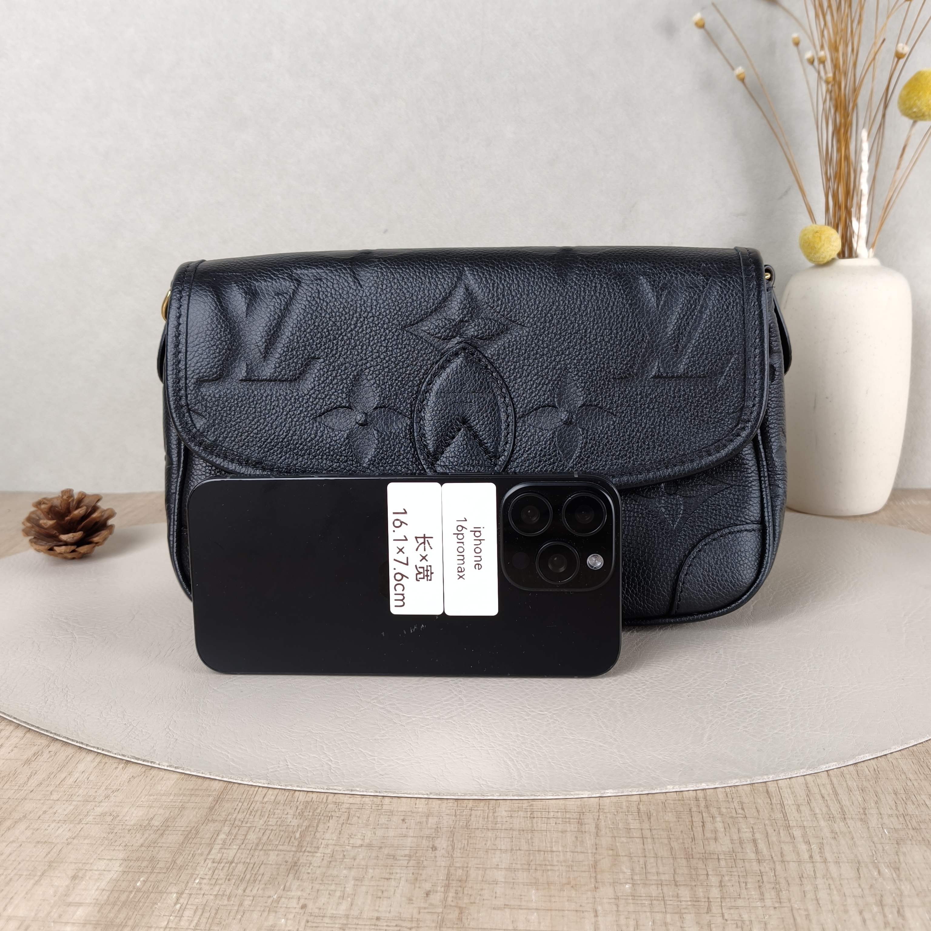 Louis Vuitton Crossbody Bag Diane Baguette Bag Black Empreinte Embossed Calfskin Monogram Small24 × 9 × 15 cm — cover view 4 of 6