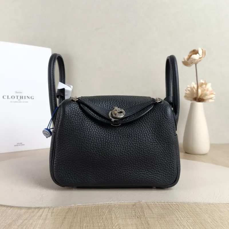 Hermès Shoulder Bag Lindy Mini 1989Black Clemence Taurillon TC Calfskinmini19 × 9 × 13 cm