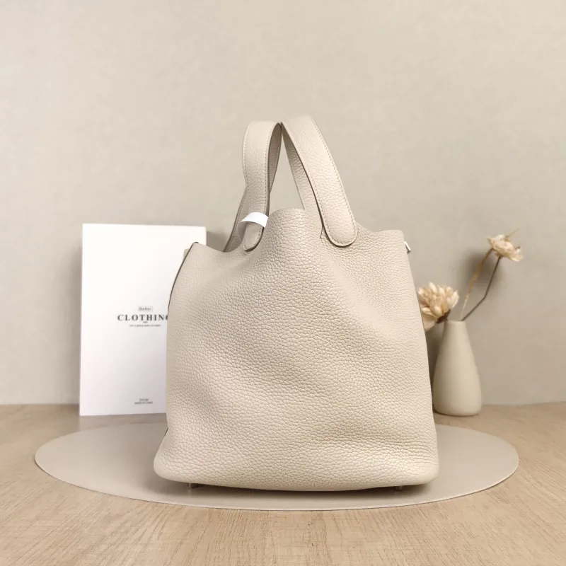 Hermès Top Handle Bag Picotin Lock 22 2210 TC Calfskin Medium22 × 17 × 21 cm — detail view 4 of 13