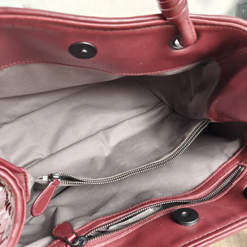 Bottega Veneta Top Handle Bag Woven Top Handle Bag Red Lambskin 30 × 16 × 17 cm — detail view 4 of 9