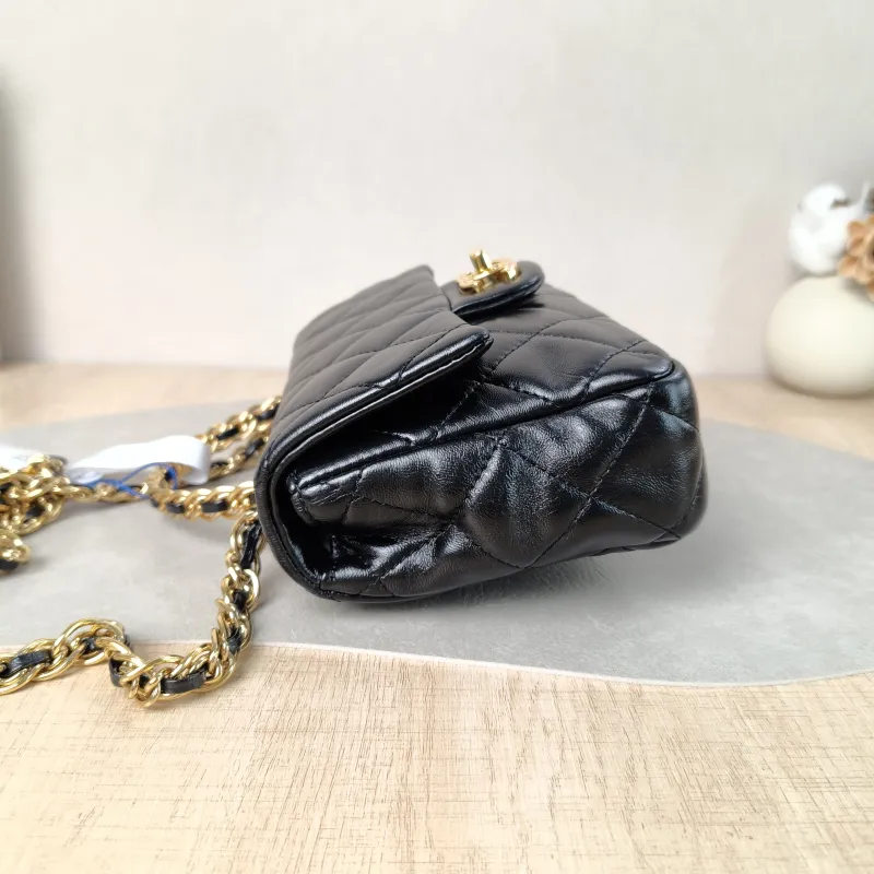 Chanel Crossbody Bag mini Black Lambskin mini 21 × 8 × 13 cm — detail view 9 of 11
