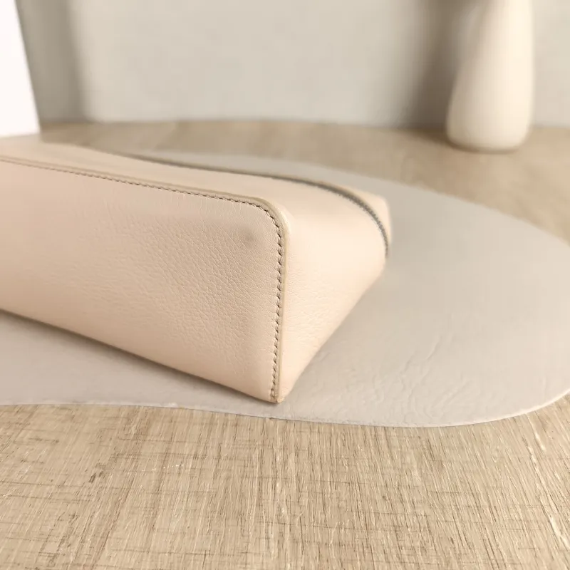 Loro Piana Crossbody Bag Extra Pocket L19 Calfskin One Size 19 × 7 × 11.5 cm — detail view 3 of 8
