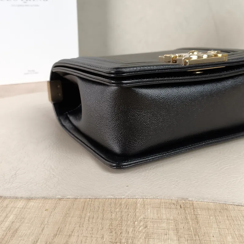 Chanel Crossbody Bag Le Boy​Black Calfskinmini18 × 8.5 × 16 cm — detail view 11 of 12