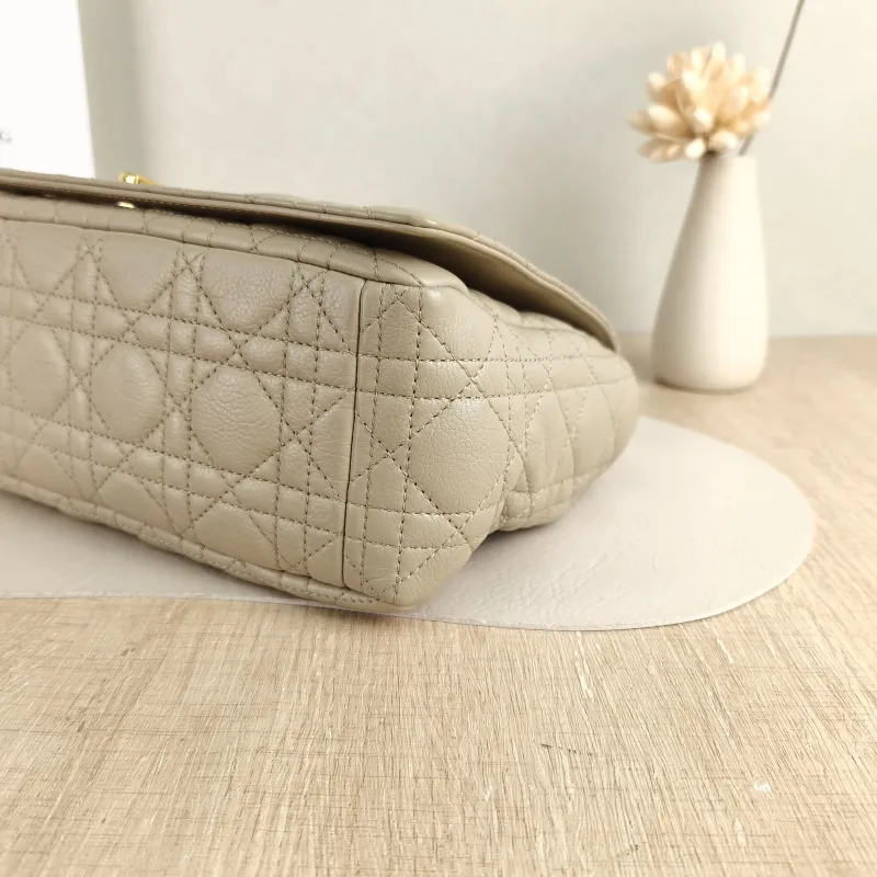 DIOR Shoulder Bag Caro Chain Bag Taupe Calfskin Large 28.5 × 10 × 17.5 cm — detail view 3 of 10