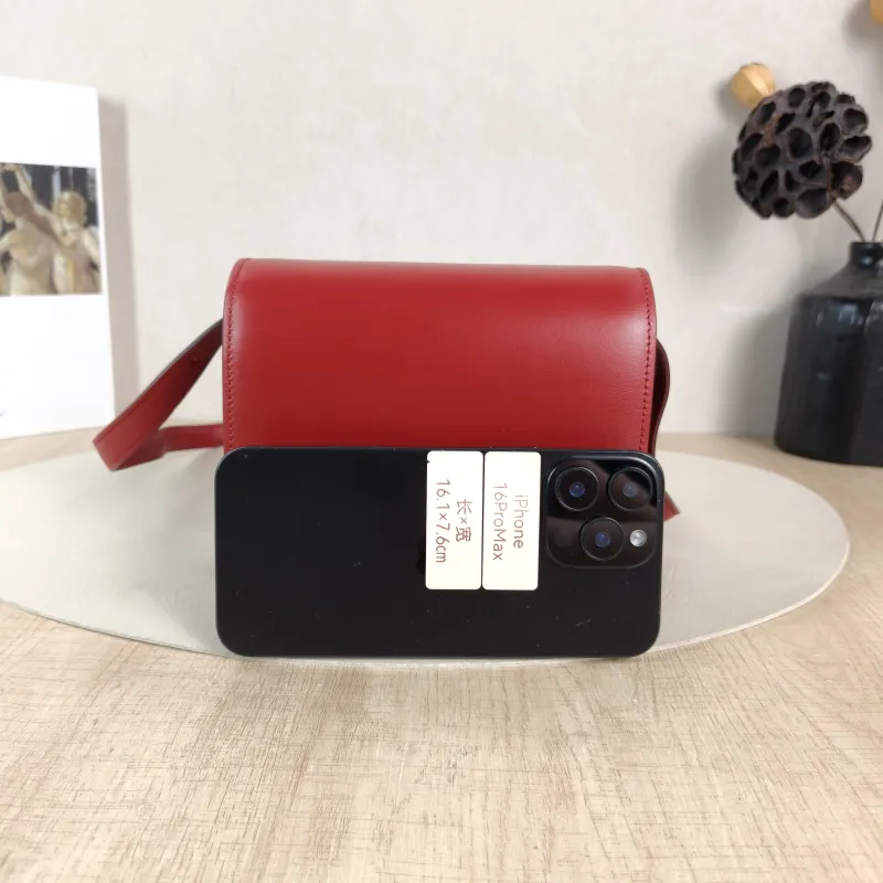 CELINE Crossbody Bag Classic Box Red Calfskin Mini 16 × 7 × 13 cm Conditioned — cover view 3 of 6