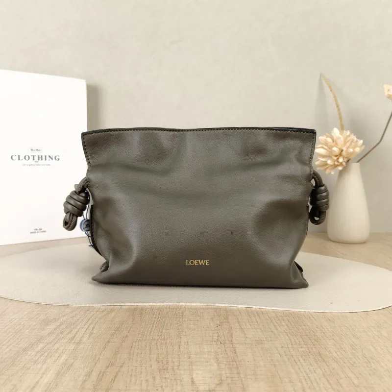 LOEWE Crossbody Bag Flamenco Calfskinmini24 × 9 × 18 cm