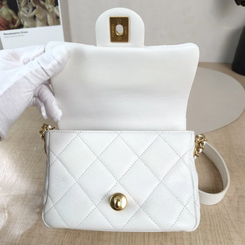 Chanel Crossbody Bag Classic Flap Mini CF Mini White Grained Calfskin Mini 17 × 6 × 12.5 cm — detail view 8 of 12