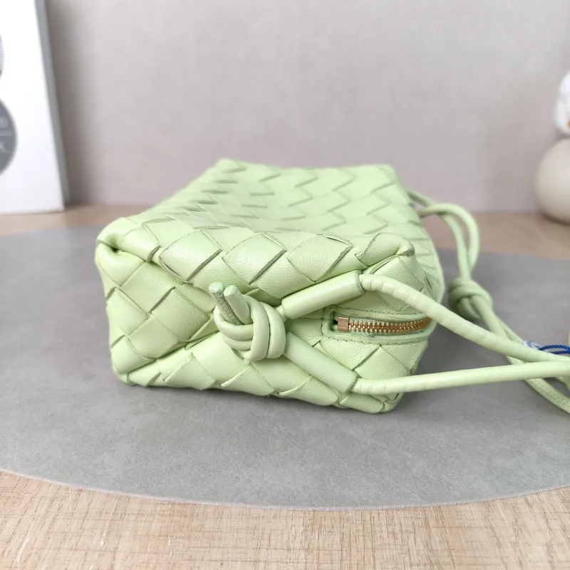 Bottega Veneta Crossbody Bag Loop Camera Bag Green Lambskinmini17 × 6 × 11 cm — detail view 6 of 16
