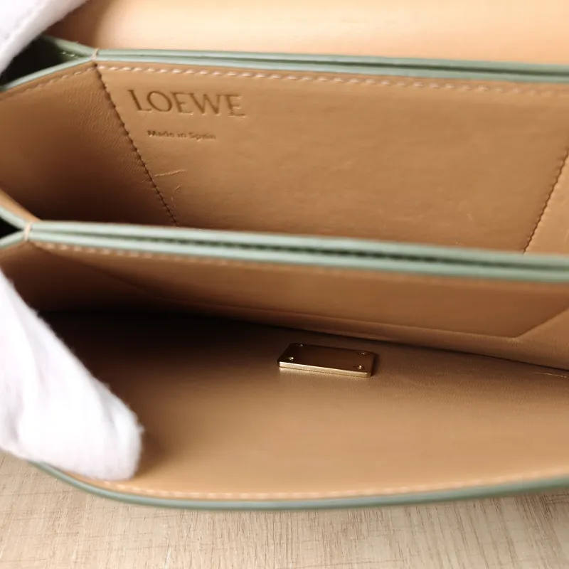 LOEWE Crossbody Bag Goya Calfskin Small 19 × 6 × 13.5 cm — detail view 7 of 11