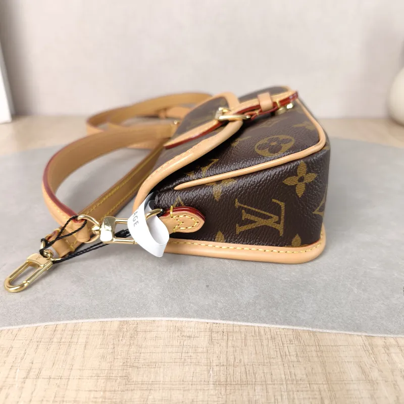 Louis Vuitton Crossbody Bag Diane Baguette Bag Monogram PVC nano 19 × 6 × 10.5 cm — detail view 11 of 11
