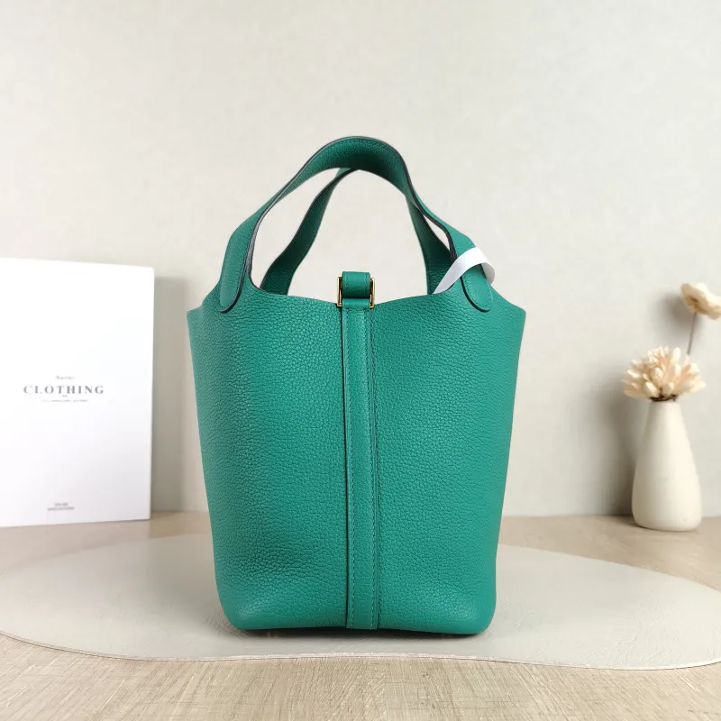Hermès Top Handle Bag Picotin Lock 18 18 O6Vert Jade Taurillon Clemence TC Calfskin Small 18 × 13 × 18 cm U