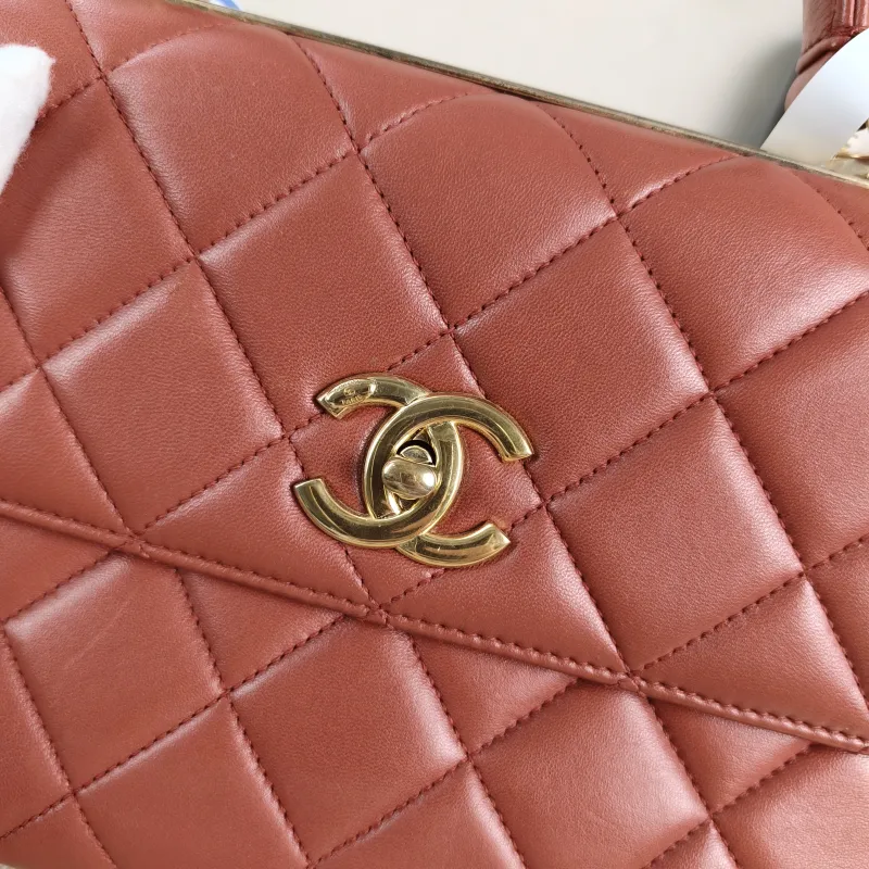 Chanel Crossbody Bag Trendy CC Red Lambskin Small 25 × 12 × 17 cm 23 — detail view 12 of 13