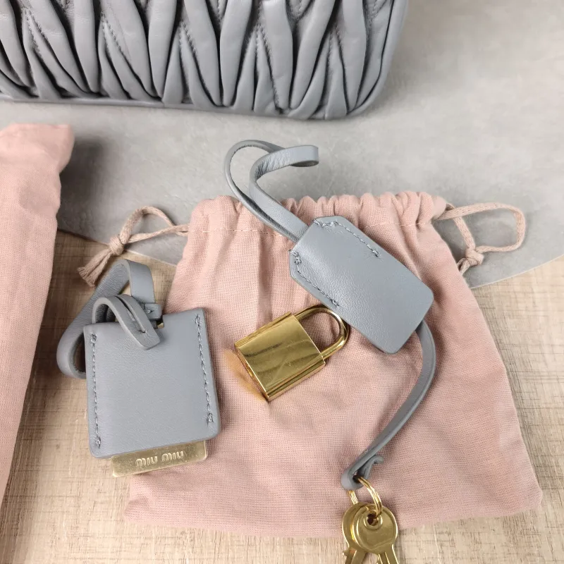 Miumiu Top Handle Bag Arcadie MatelasséCollection Edition Grey Lambskin Small 19 × 6 × 13 cm — detail view 1 of 13