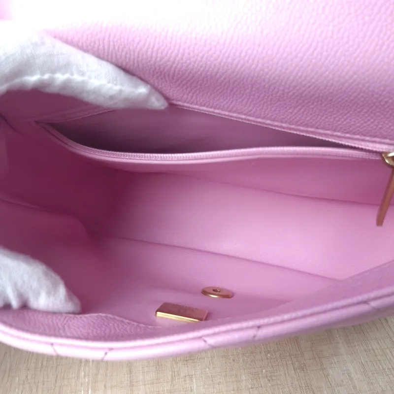 Chanel Crossbody Bag Pink Grained Calfskin One Size 24 × 8 × 17 cm — detail view 7 of 11