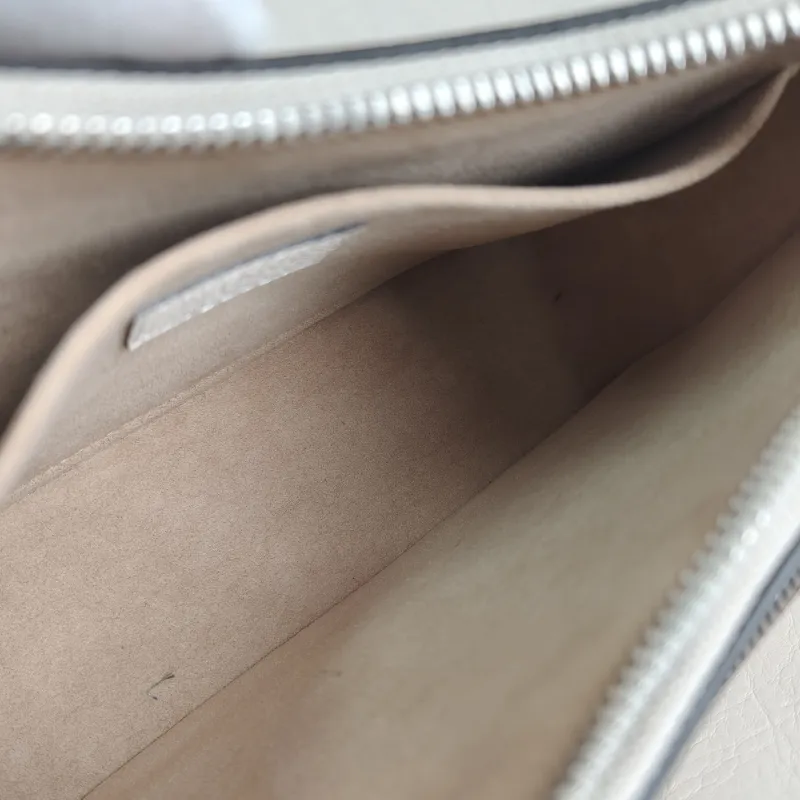 Louis Vuitton Crossbody Bag MARELLE White Epi Embossed Calfskin Small 25 × 8 × 15 cm — detail view 7 of 11