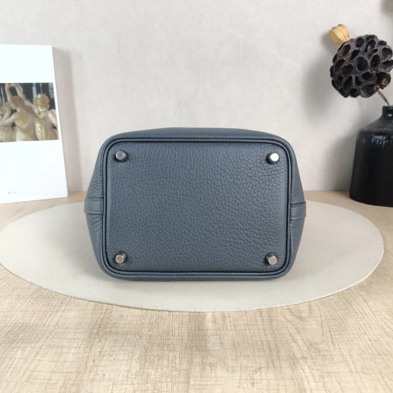 Hermès Top Handle Bag Picotin Lock 18 18 TC Calfskin Small 18 × 13 × 18 cm W — cover view 3 of 6