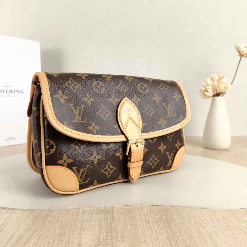 Louis Vuitton Crossbody Bag Diane Baguette Bag Shoulder Strap PVC Small 24 × 9 × 15 cm — cover view 2 of 5