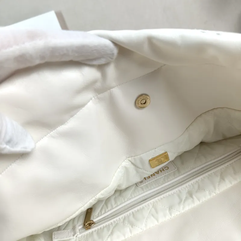 Chanel Shoulder Bag 22Bag White Gold Calfskin Small 35 × 7 × 37 cm — detail view 12 of 14